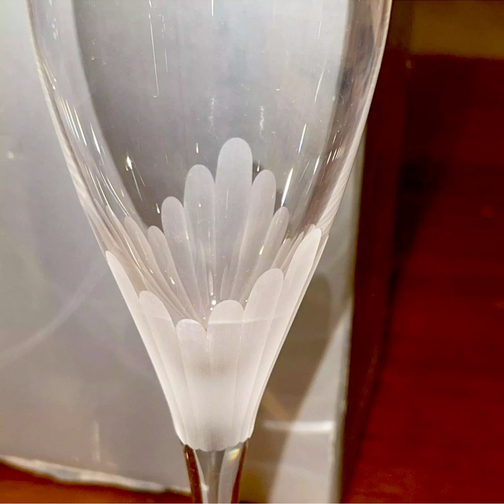 2-Hoya Crystal Fluted Champagne Glasses 8-3/4” Tall Frosted on Stem New W/labels
